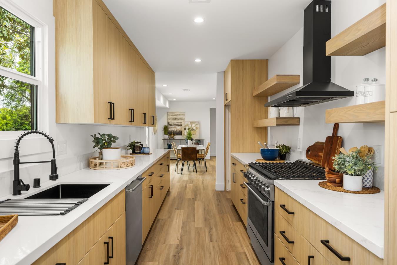 Los Angeles, Los Angeles, 90056, United States, 3 Bedrooms Bedrooms, ,2 BathroomsBathrooms,Residential,For Sale,1858571