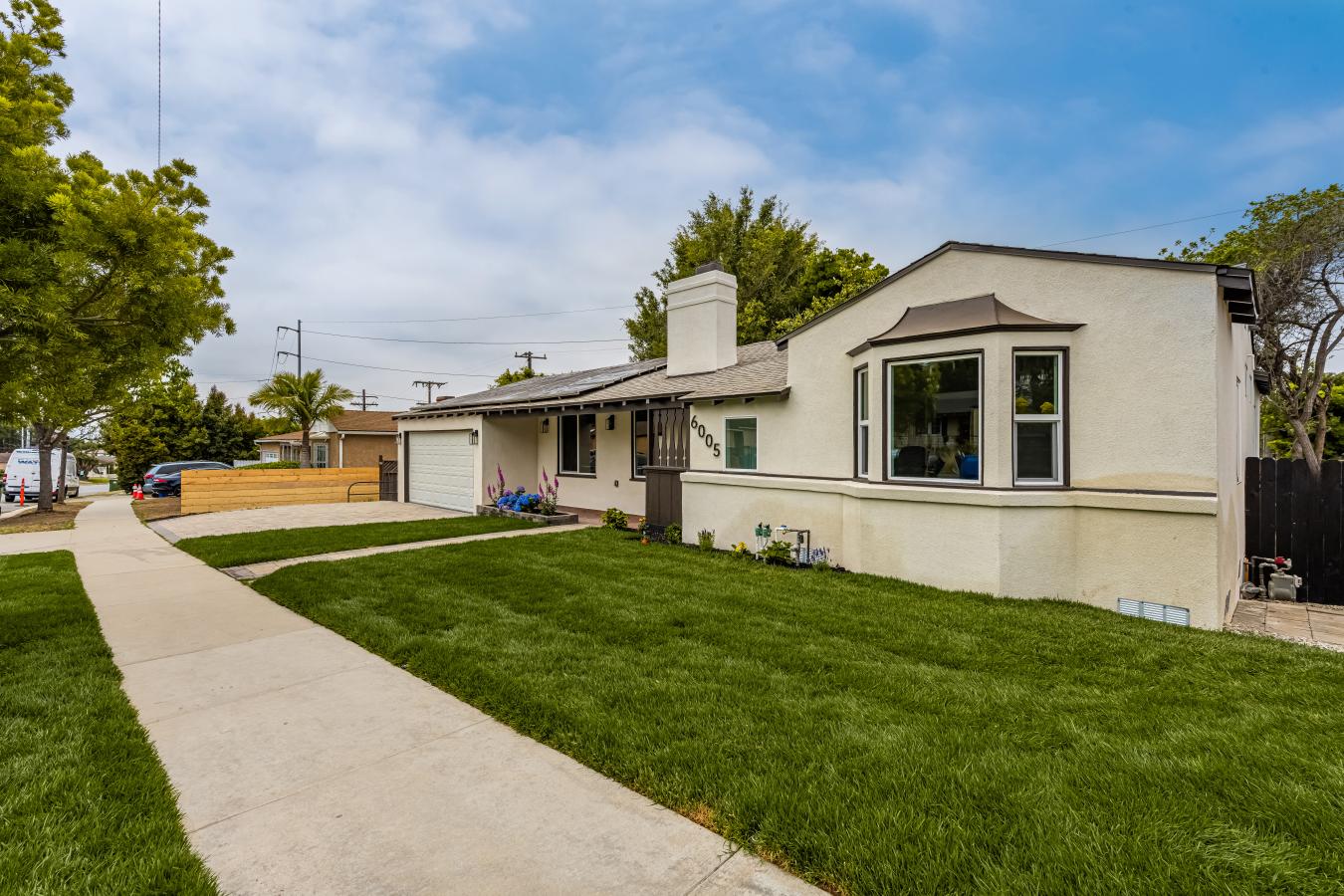 Los Angeles, Los Angeles, 90056, United States, 3 Bedrooms Bedrooms, ,2 BathroomsBathrooms,Residential,For Sale,1858571