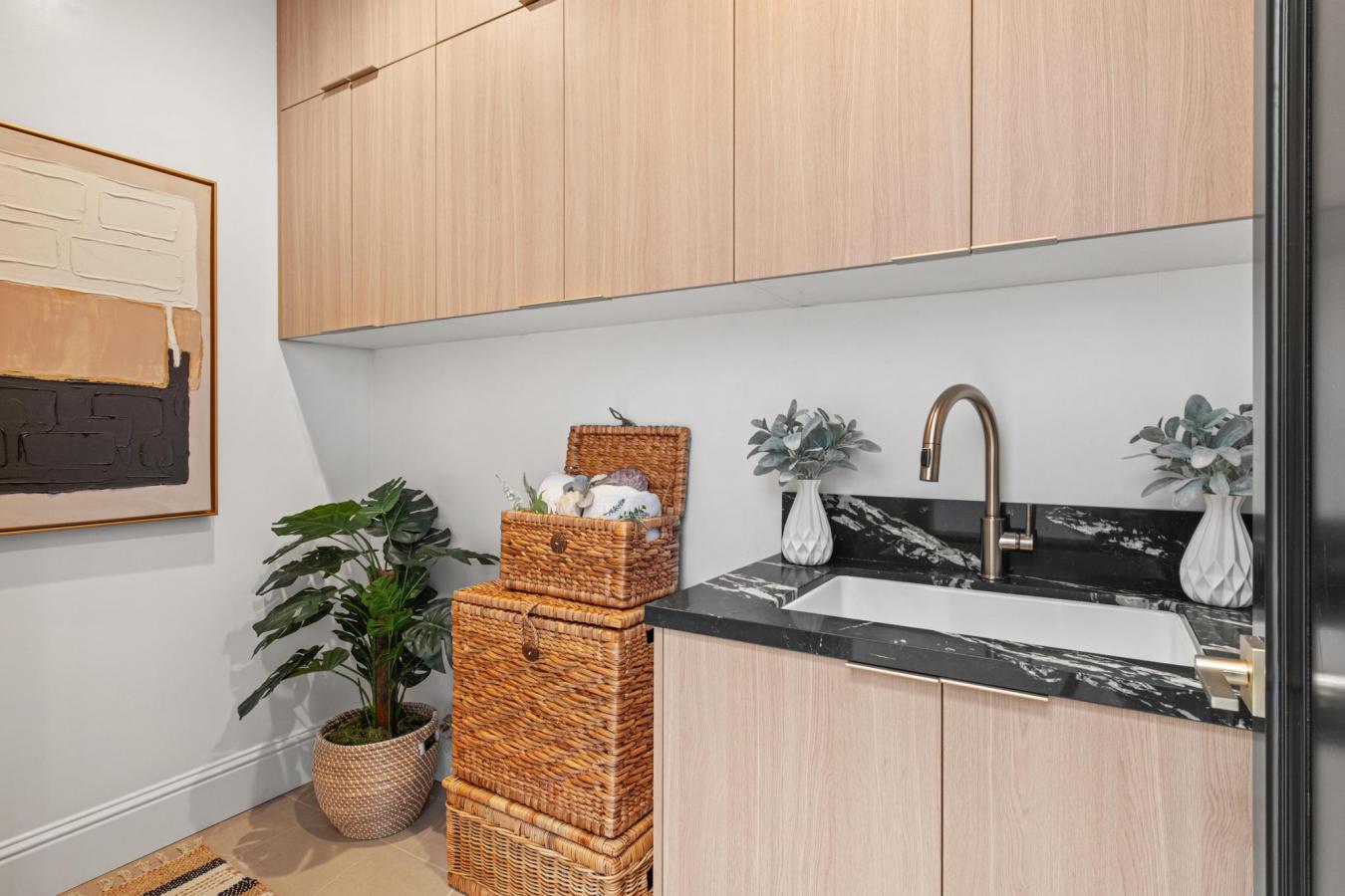 Manhattan Beach, California, 90266, United States, 4 Bedrooms Bedrooms, ,3 BathroomsBathrooms,Residential,For Sale,1858566