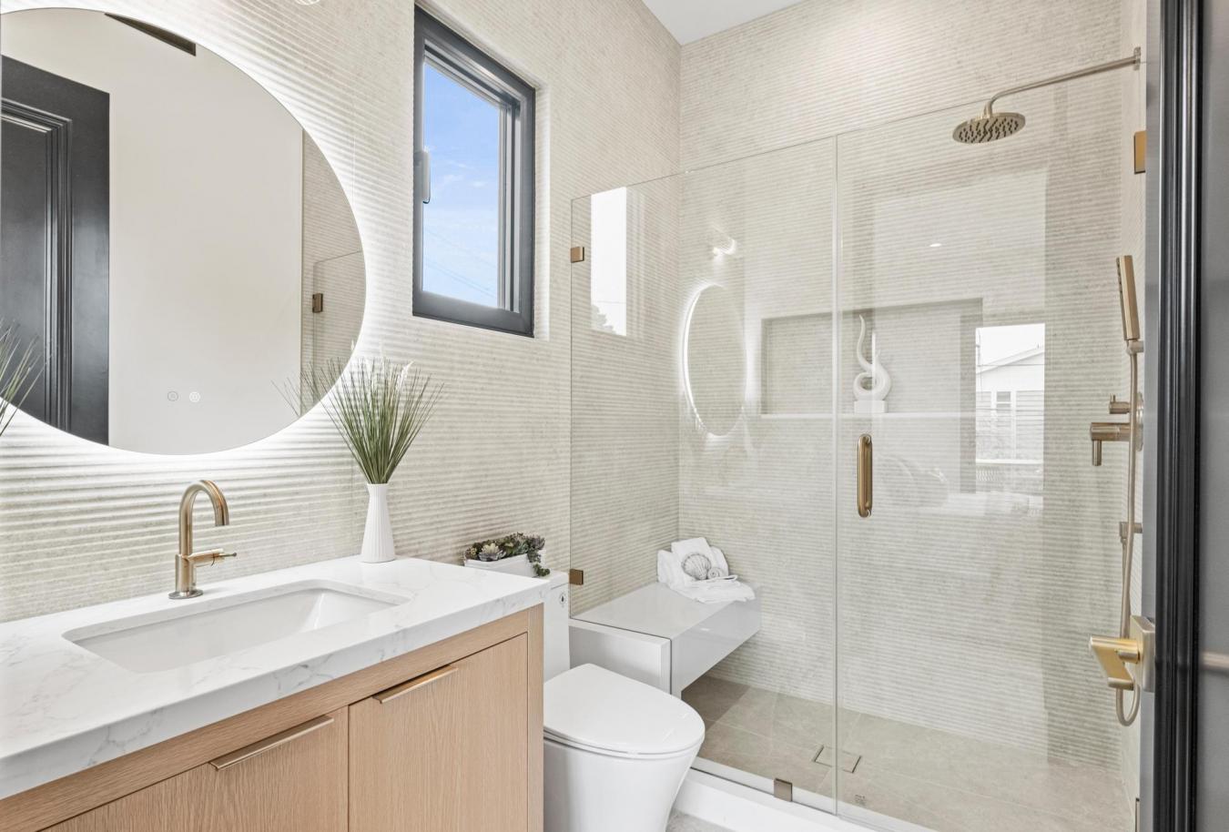 Manhattan Beach, California, 90266, United States, 4 Bedrooms Bedrooms, ,3 BathroomsBathrooms,Residential,For Sale,1858566