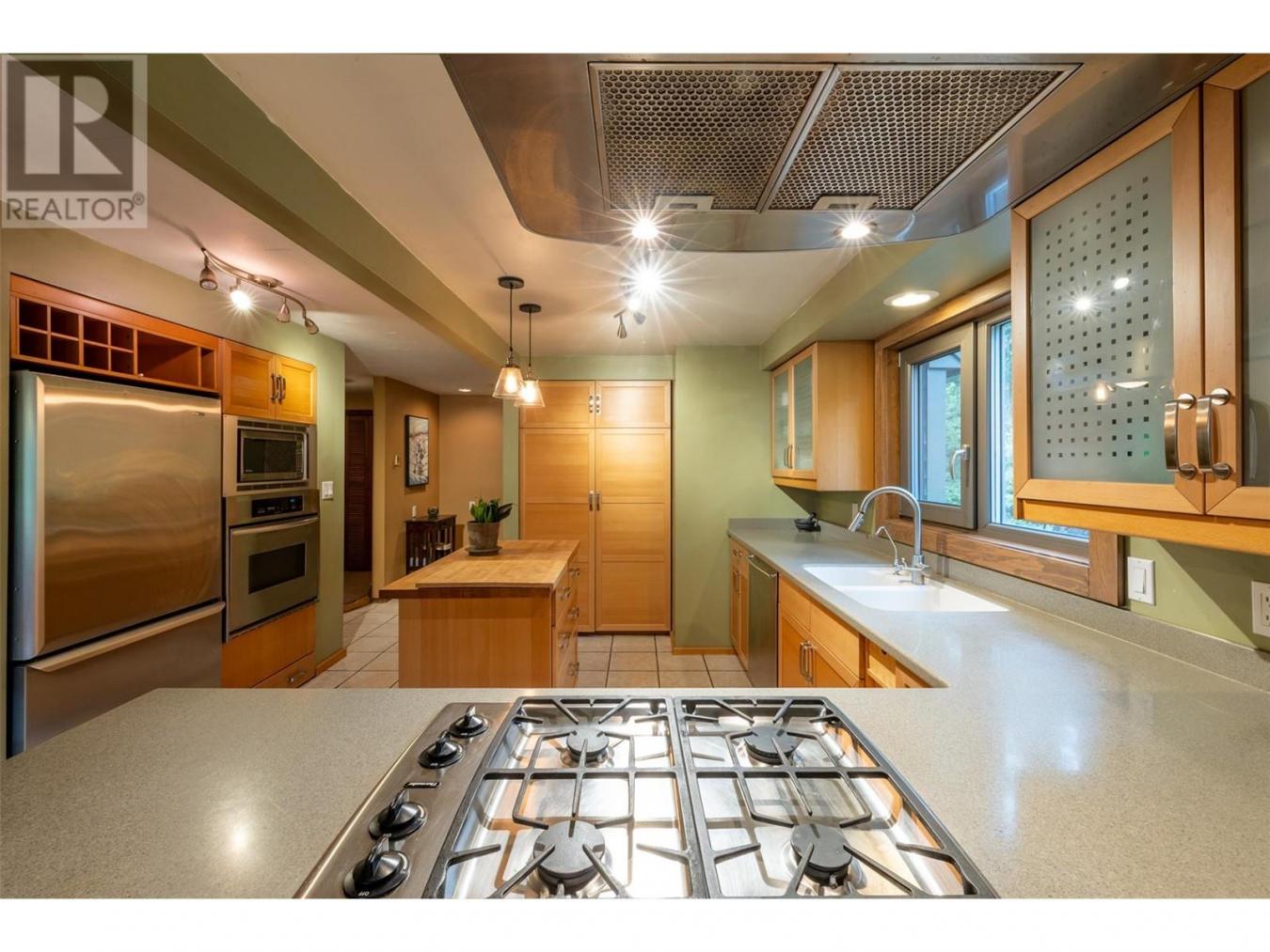 Golden, BC, V0A1H7, Canada, 3 Bedrooms Bedrooms, ,Residential,For Sale,1858562