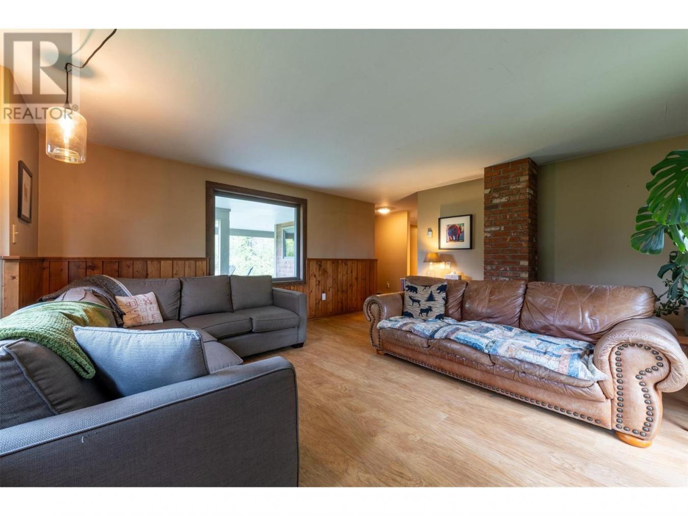 Golden, BC, V0A1H7, Canada, 3 Bedrooms Bedrooms, ,Residential,For Sale,1858562