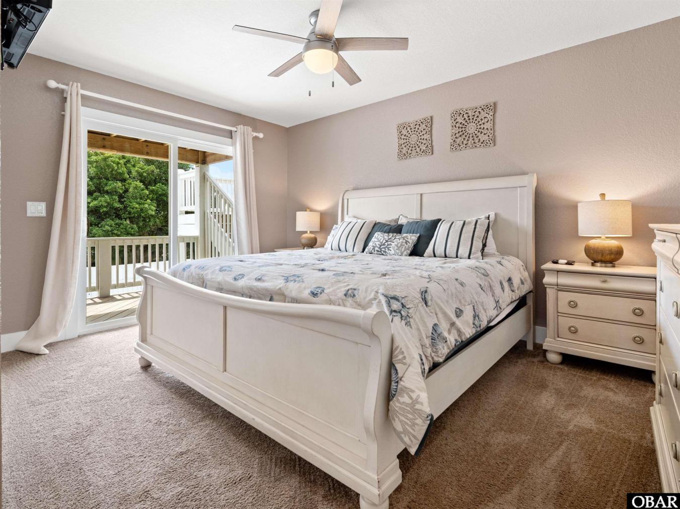 Corolla, North Carolina, 27927, United States, 6 Bedrooms Bedrooms, ,5 BathroomsBathrooms,Residential,For Sale,1858555