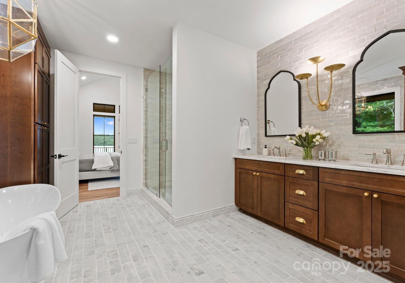 Norwood, North Carolina, 28128, United States, 5 Bedrooms Bedrooms, ,4 BathroomsBathrooms,Residential,For Sale,1858554