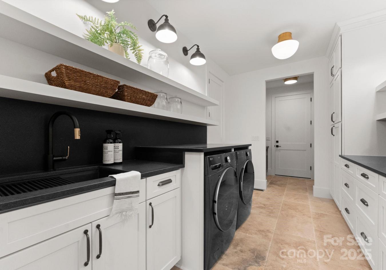 Norwood, North Carolina, 28128, United States, 5 Bedrooms Bedrooms, ,4 BathroomsBathrooms,Residential,For Sale,1858554