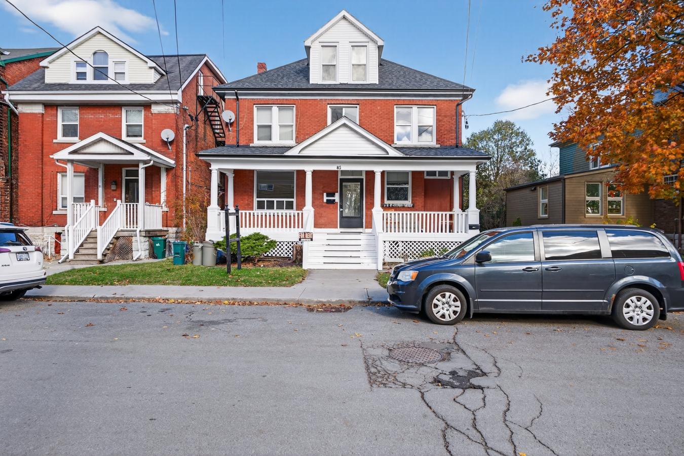 Kingston, Frontenac, K7L 2C6, Canada, 10 Bedrooms Bedrooms, ,4 BathroomsBathrooms,Residential,For Sale,1858550