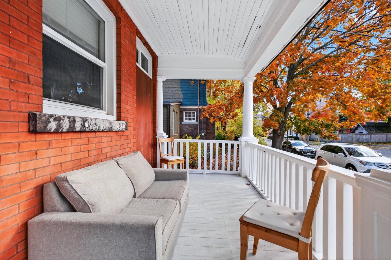 Kingston, Frontenac, K7L 2C6, Canada, 10 Bedrooms Bedrooms, ,4 BathroomsBathrooms,Residential,For Sale,1858550