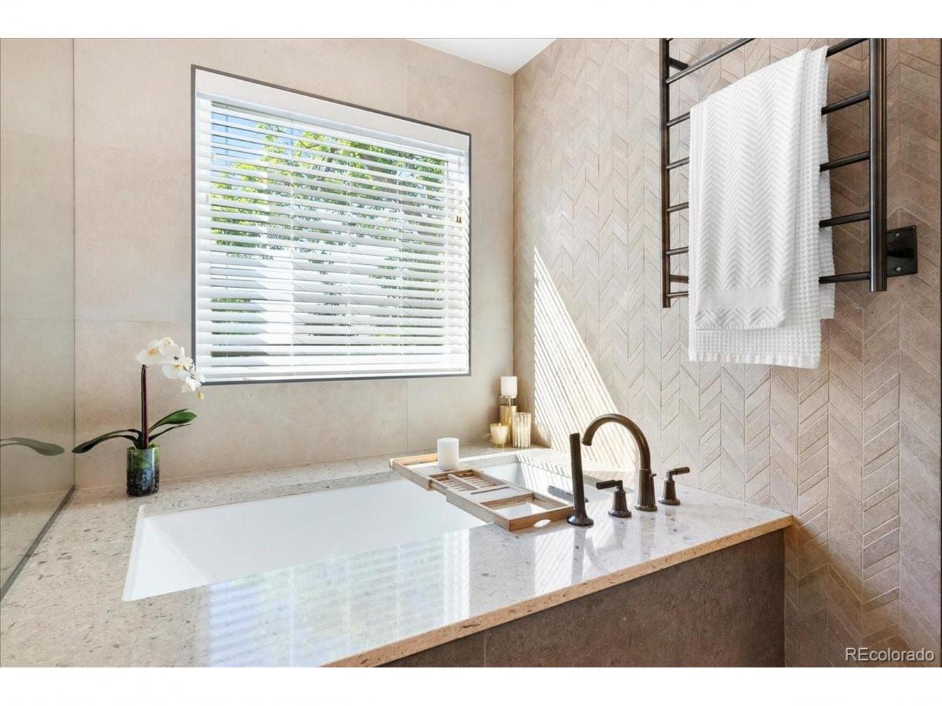 Colorado Springs, Colorado, 80906, United States, 6 Bedrooms Bedrooms, ,4 BathroomsBathrooms,Residential,For Sale,1858546