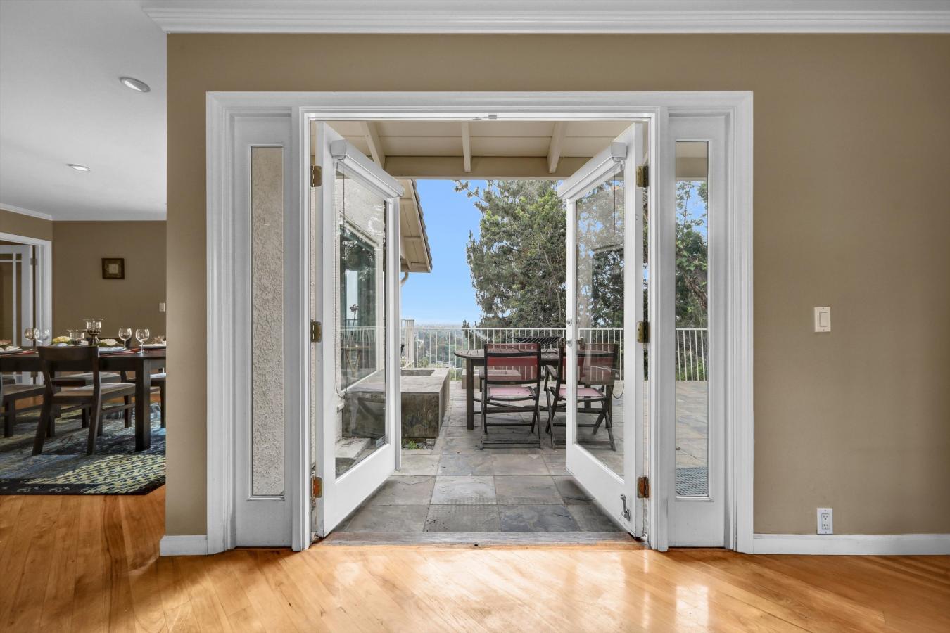 South Pasadena, Los Angeles, 91030, United States, 4 Bedrooms Bedrooms, ,3 BathroomsBathrooms,Residential,For Sale,1844410