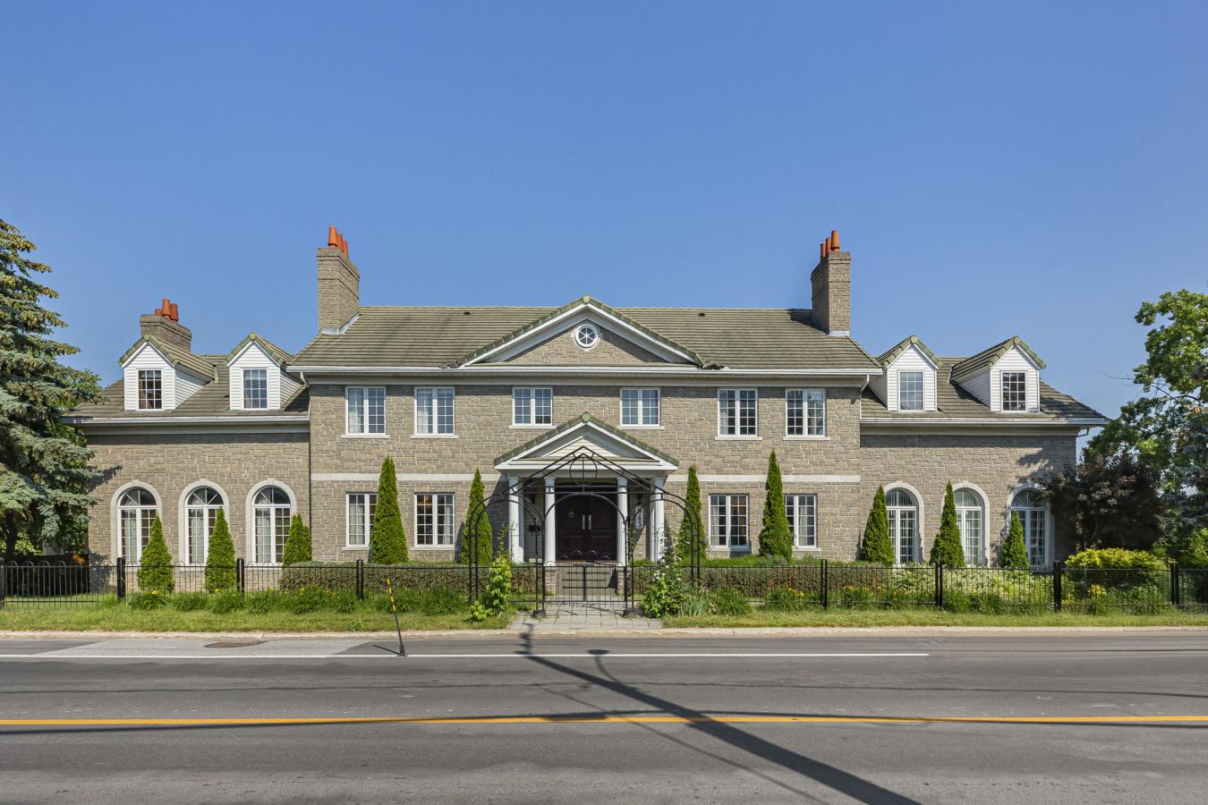 Vieux-Beloeil, Monteregie, J3G4P8, Canada, 4 Bedrooms Bedrooms, ,3 BathroomsBathrooms,Residential,For Sale,1889268