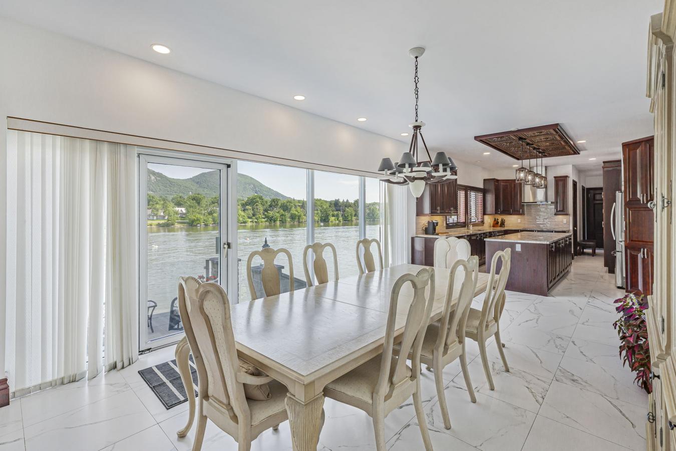 Vieux-Beloeil, Monteregie, J3G4P8, Canada, 4 Bedrooms Bedrooms, ,3 BathroomsBathrooms,Residential,For Sale,1889268