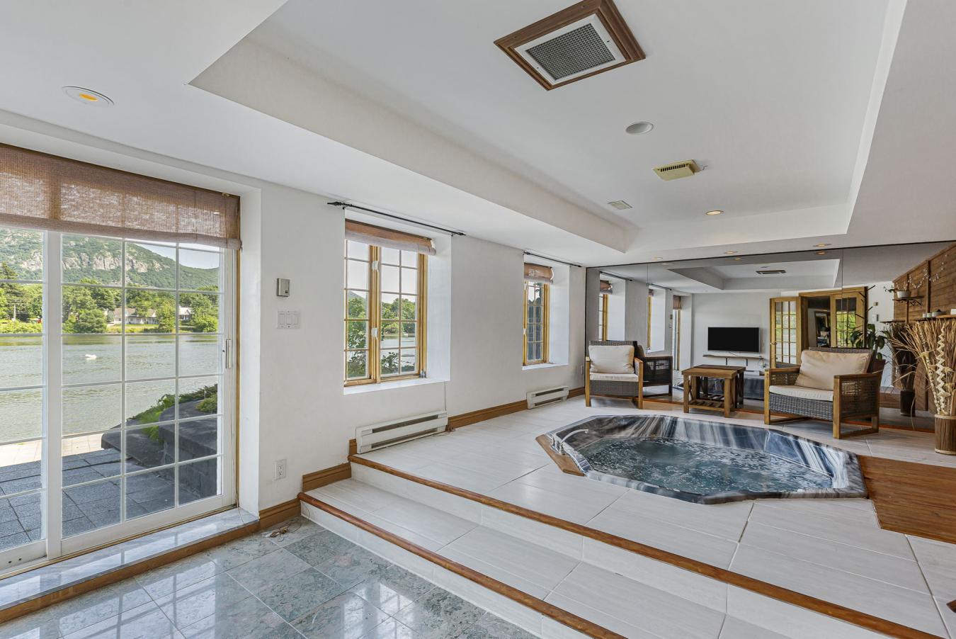 Vieux-Beloeil, Monteregie, J3G4P8, Canada, 4 Bedrooms Bedrooms, ,3 BathroomsBathrooms,Residential,For Sale,1889268