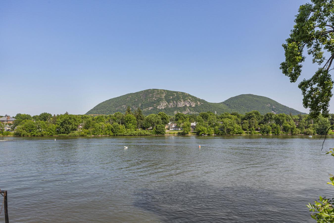 Vieux-Beloeil, Monteregie, J3G4P8, Canada, 4 Bedrooms Bedrooms, ,3 BathroomsBathrooms,Residential,For Sale,1889268