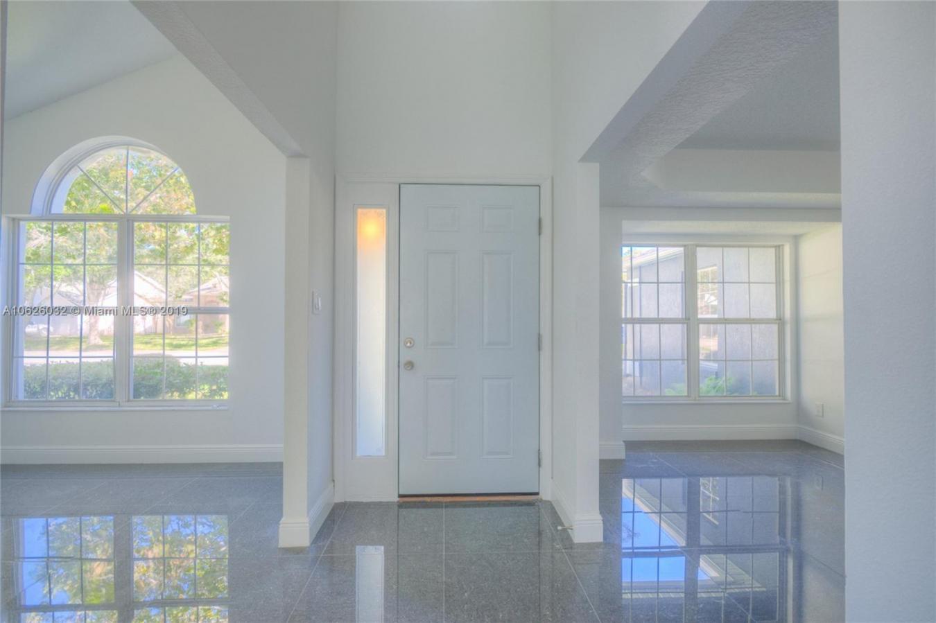 Orlando, Orange, 32837, United States, 4 Bedrooms Bedrooms, ,3 BathroomsBathrooms,Residential,For Sale,1877686