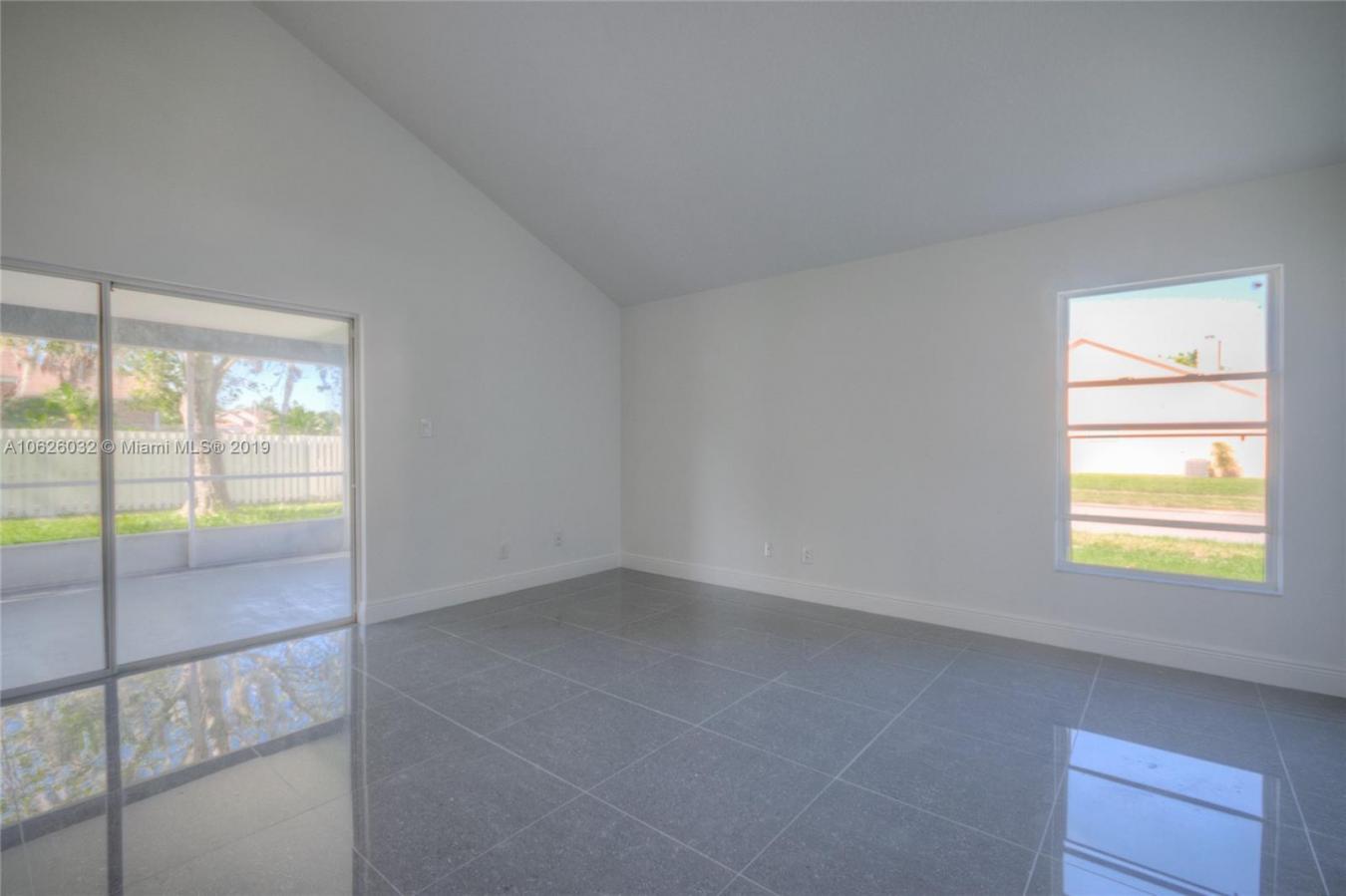 Orlando, Orange, 32837, United States, 4 Bedrooms Bedrooms, ,3 BathroomsBathrooms,Residential,For Sale,1877686