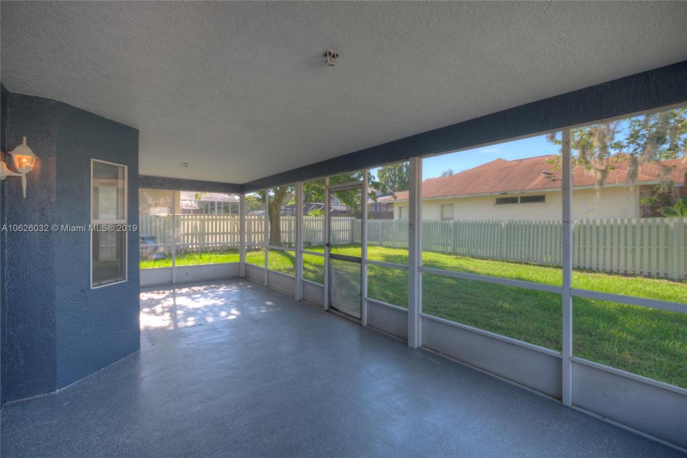 Orlando, Orange, 32837, United States, 4 Bedrooms Bedrooms, ,3 BathroomsBathrooms,Residential,For Sale,1877686