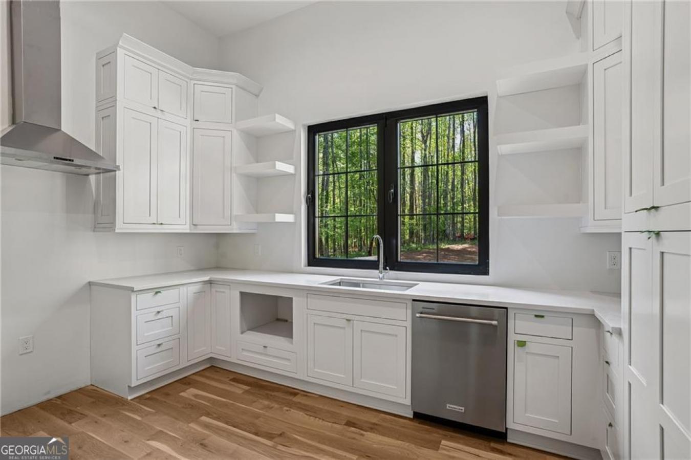 Alpharetta, Georgia, 30004, United States, 7 Bedrooms Bedrooms, ,7 BathroomsBathrooms,Residential,For Sale,1858536