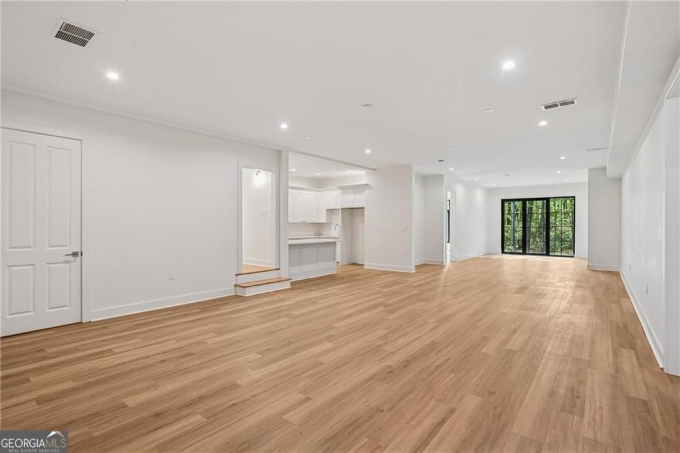 Alpharetta, Georgia, 30004, United States, 7 Bedrooms Bedrooms, ,7 BathroomsBathrooms,Residential,For Sale,1858536