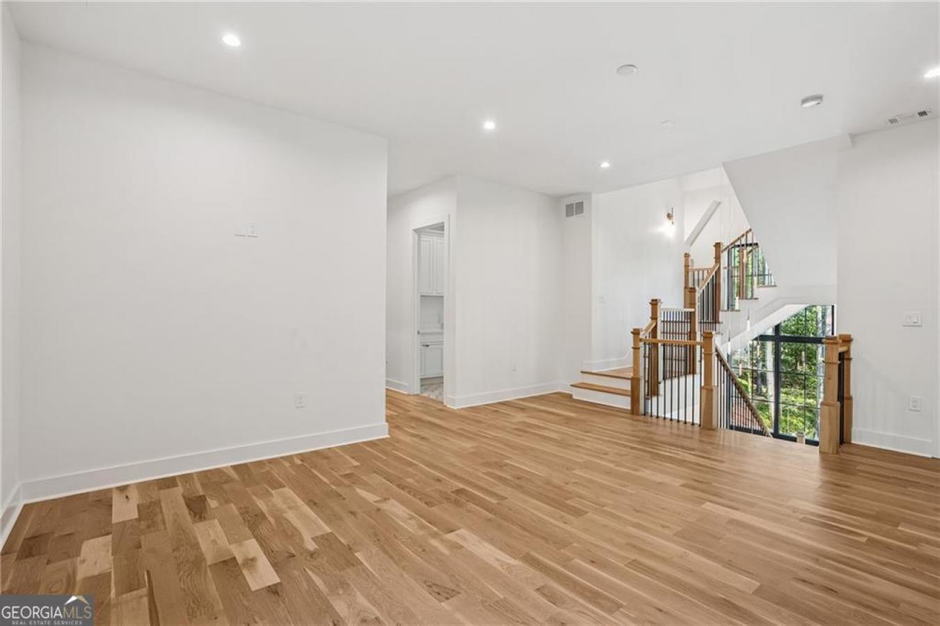 Alpharetta, Georgia, 30004, United States, 7 Bedrooms Bedrooms, ,7 BathroomsBathrooms,Residential,For Sale,1858536