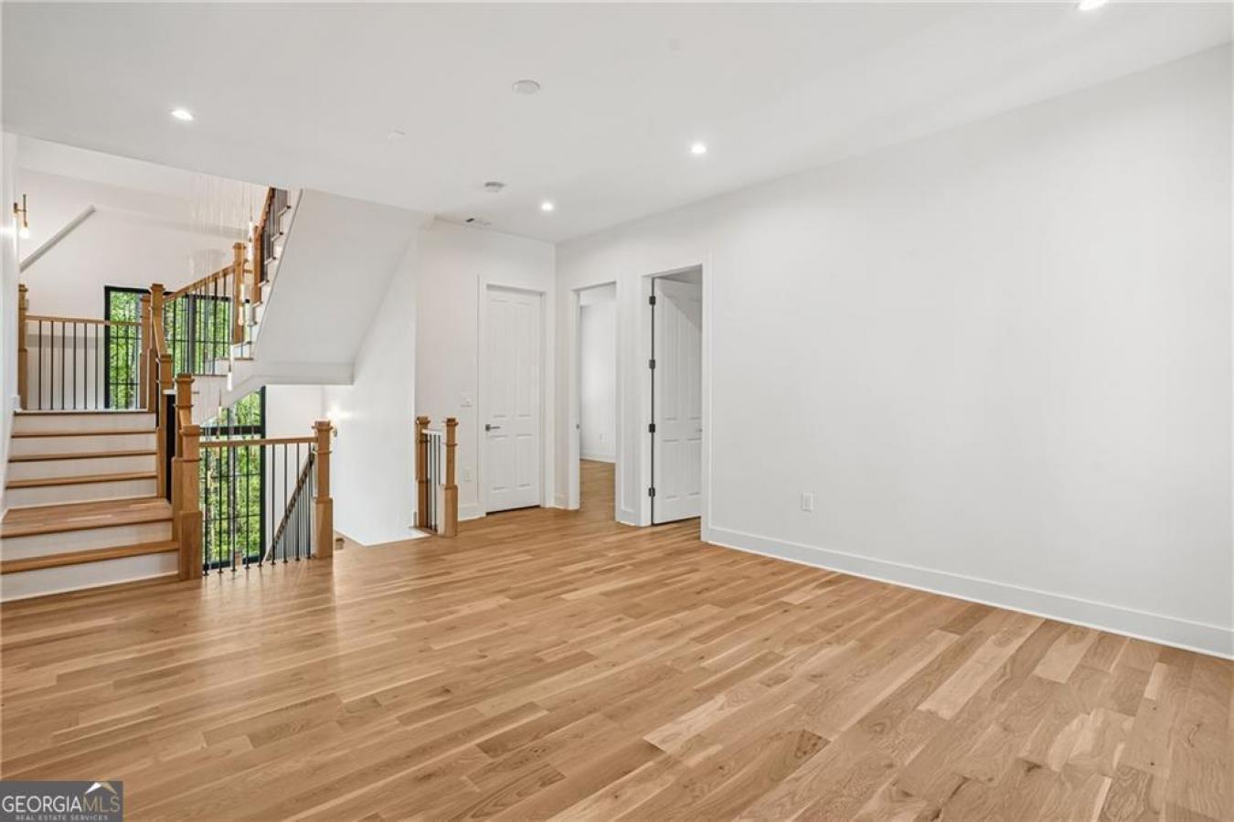 Alpharetta, Georgia, 30004, United States, 7 Bedrooms Bedrooms, ,7 BathroomsBathrooms,Residential,For Sale,1858536