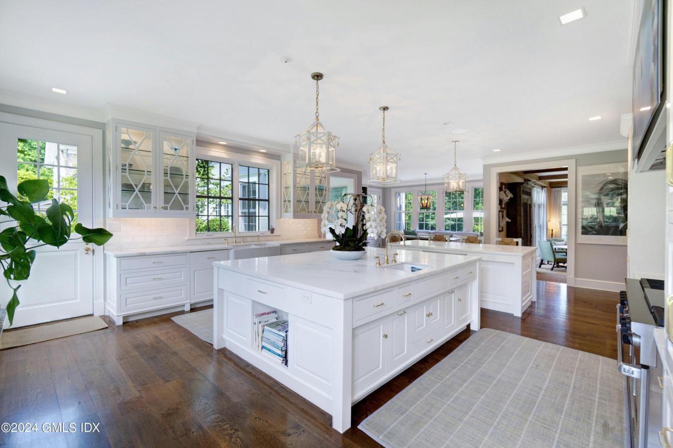 Greenwich, Connecticut, 06831, United States, 7 Bedrooms Bedrooms, ,7 BathroomsBathrooms,Residential,For Sale,1844404