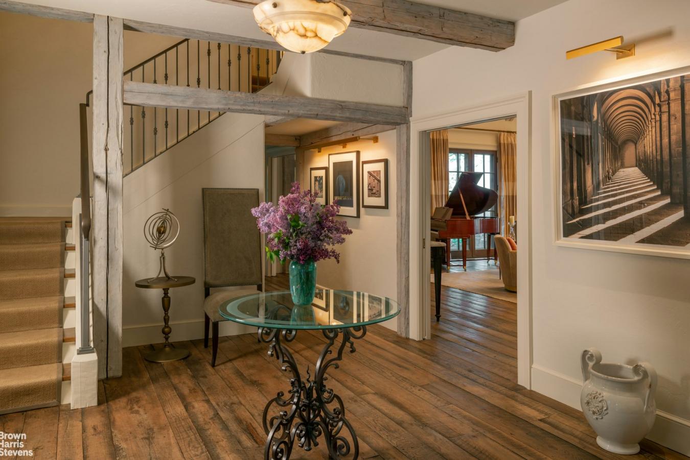 WASSAIC, New York, 12522, United States, 6 Bedrooms Bedrooms, ,7 BathroomsBathrooms,Residential,For Sale,1944223
