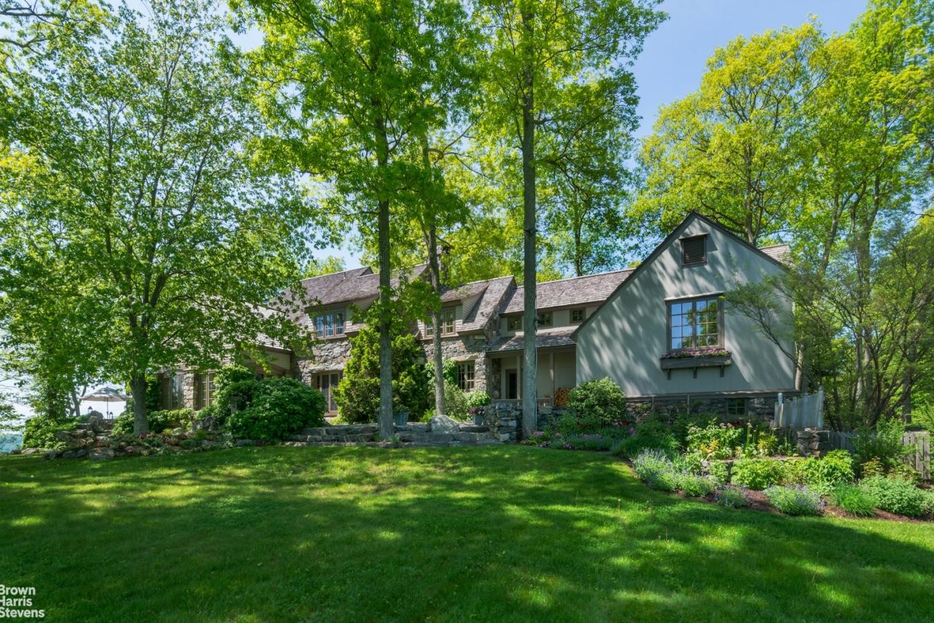 WASSAIC, New York, 12522, United States, 6 Bedrooms Bedrooms, ,7 BathroomsBathrooms,Residential,For Sale,1944223