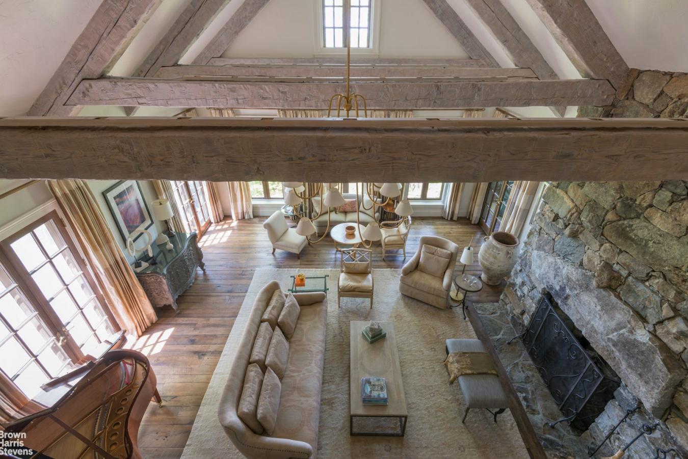 WASSAIC, New York, 12522, United States, 6 Bedrooms Bedrooms, ,7 BathroomsBathrooms,Residential,For Sale,1944223