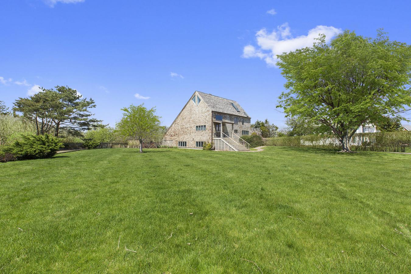 Bridgehampton, New York, 11932, United States, 3 Bedrooms Bedrooms, ,3 BathroomsBathrooms,Residential,For Sale,1844392