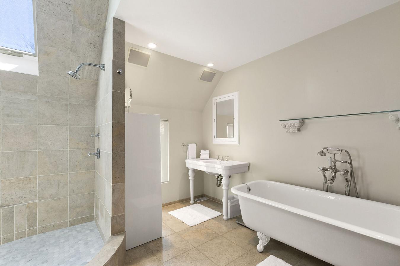 Bridgehampton, New York, 11932, United States, 3 Bedrooms Bedrooms, ,3 BathroomsBathrooms,Residential,For Sale,1844392