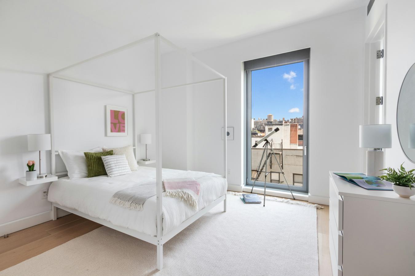 Soho, New York, 10013, United States, 3 Bedrooms Bedrooms, ,3 BathroomsBathrooms,Residential,For Sale,1844391