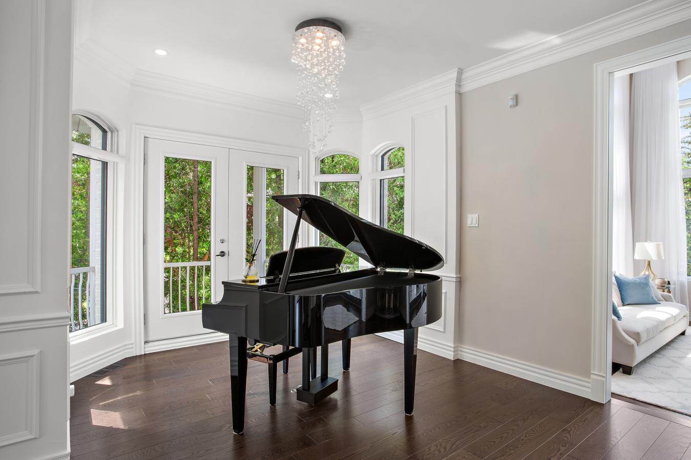 Pierrefonds, Qc., Canada, H8Y2E3, Canada, 7 Bedrooms Bedrooms, ,5 BathroomsBathrooms,Residential,For Sale,1858533