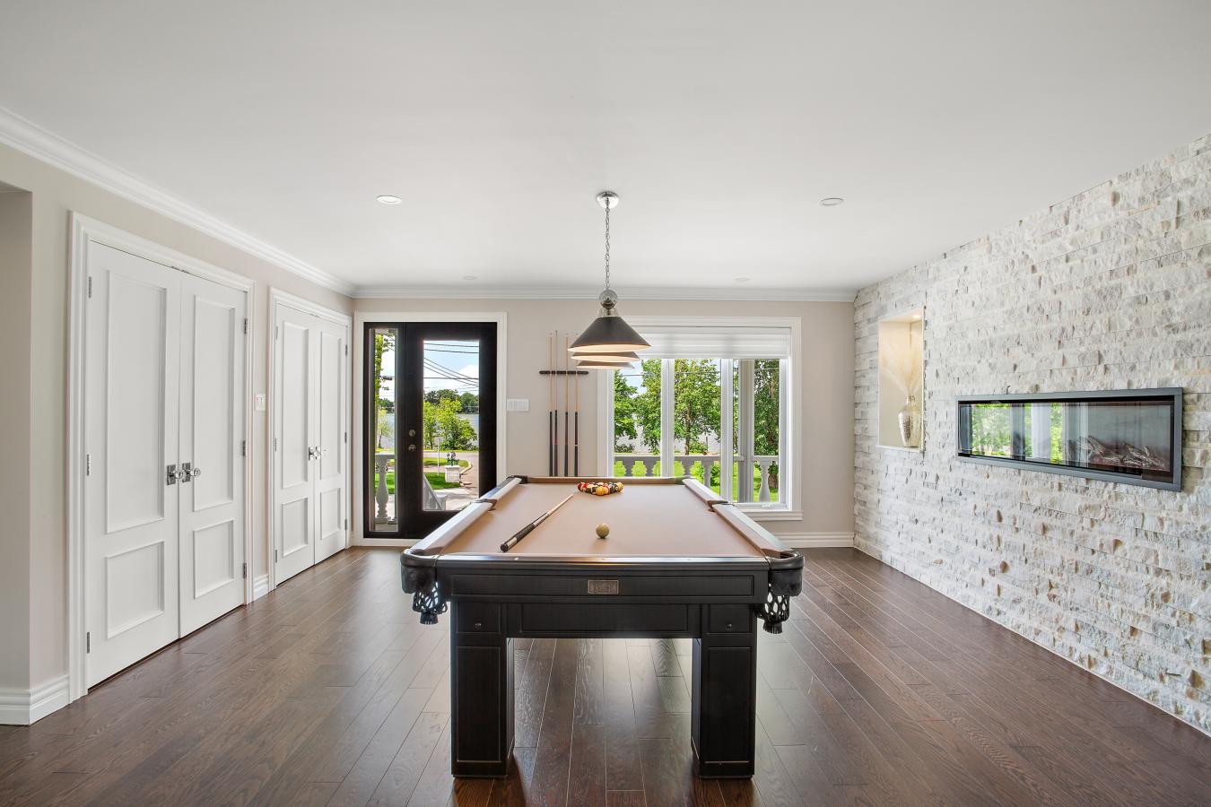 Pierrefonds, Qc., Canada, H8Y2E3, Canada, 7 Bedrooms Bedrooms, ,5 BathroomsBathrooms,Residential,For Sale,1858533