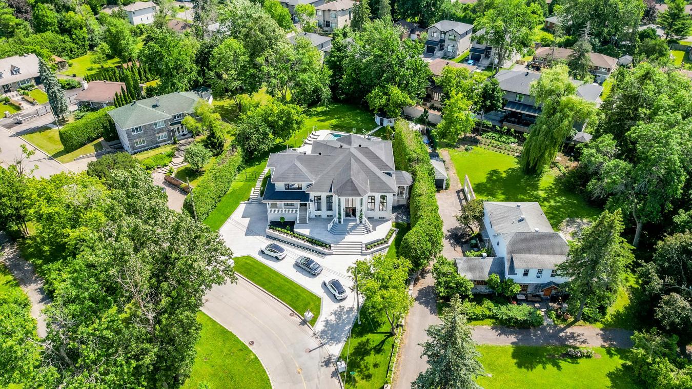 Pierrefonds, Qc., Canada, H8Y2E3, Canada, 7 Bedrooms Bedrooms, ,5 BathroomsBathrooms,Residential,For Sale,1858533