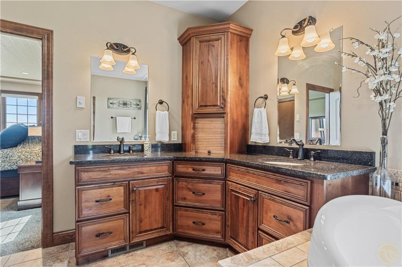 Billings, Montana, 59106, United States, 5 Bedrooms Bedrooms, ,3 BathroomsBathrooms,Residential,For Sale,1858529