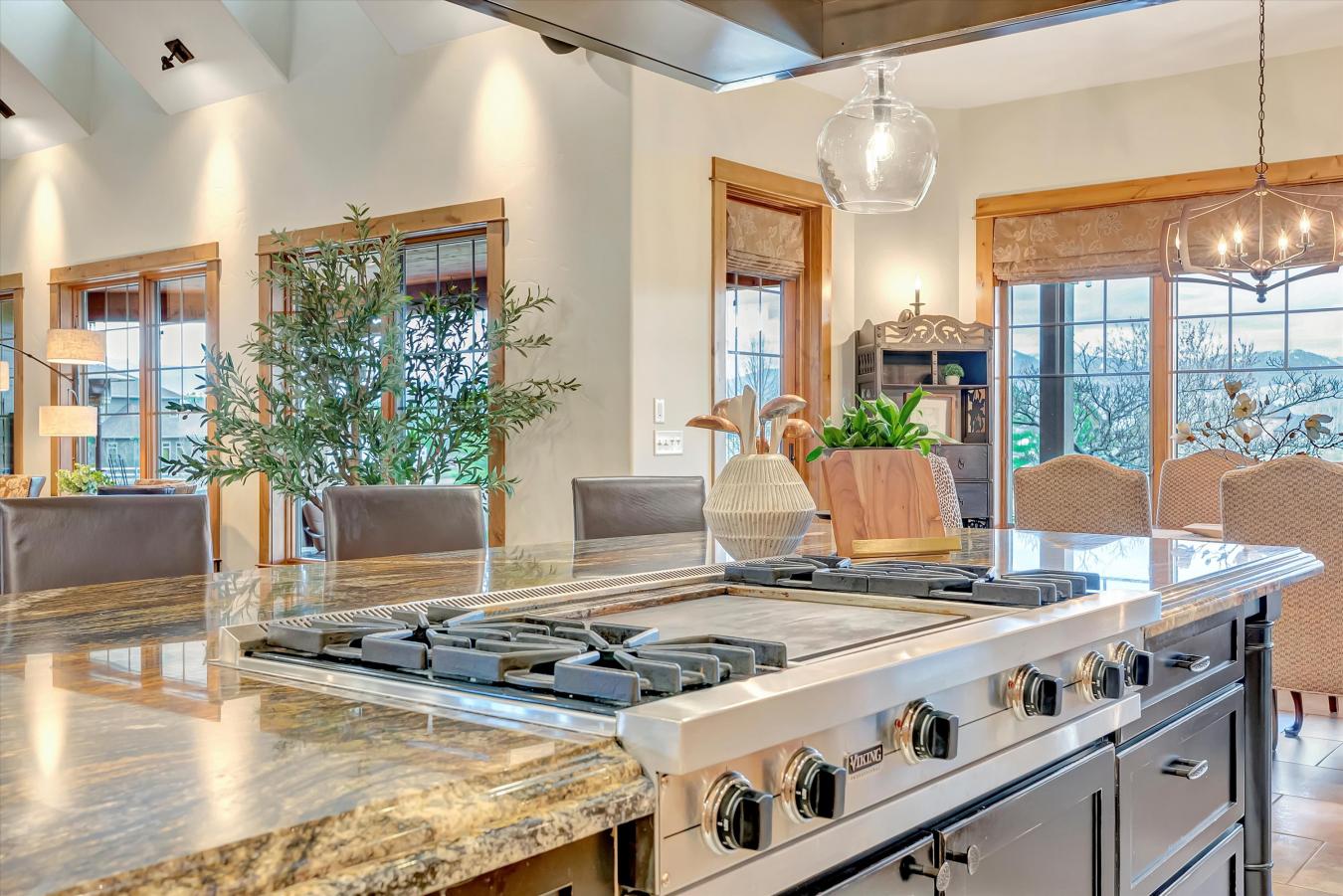 Missoula, Missoula, 59804, United States, 6 Bedrooms Bedrooms, ,5 BathroomsBathrooms,Residential,For Sale,1858483