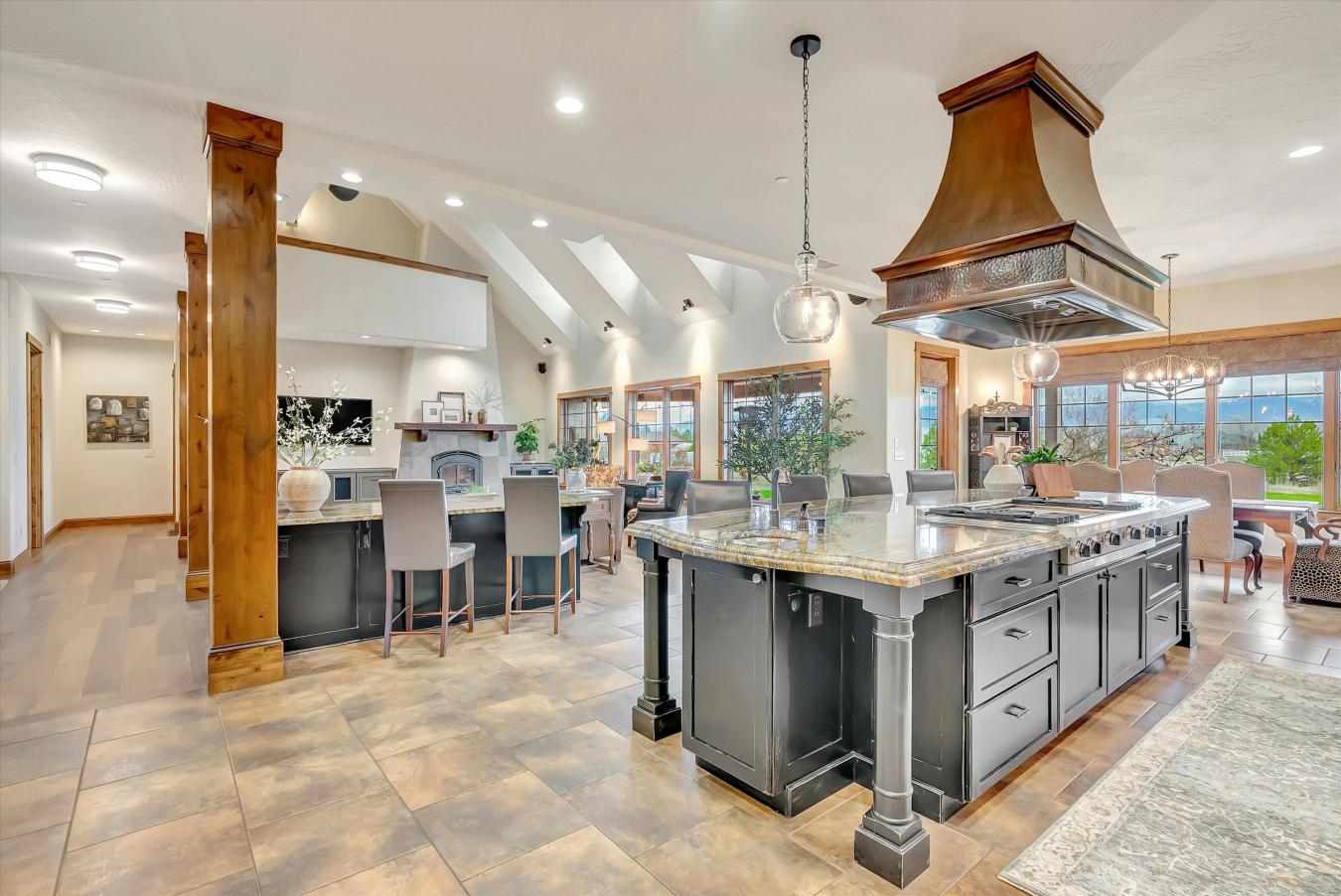 Missoula, Missoula, 59804, United States, 6 Bedrooms Bedrooms, ,5 BathroomsBathrooms,Residential,For Sale,1858483