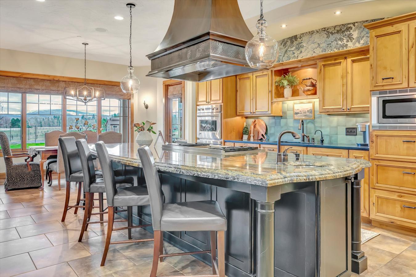 Missoula, Missoula, 59804, United States, 6 Bedrooms Bedrooms, ,5 BathroomsBathrooms,Residential,For Sale,1858483