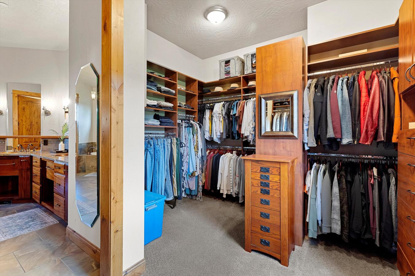 Missoula, Missoula, 59804, United States, 6 Bedrooms Bedrooms, ,5 BathroomsBathrooms,Residential,For Sale,1858483