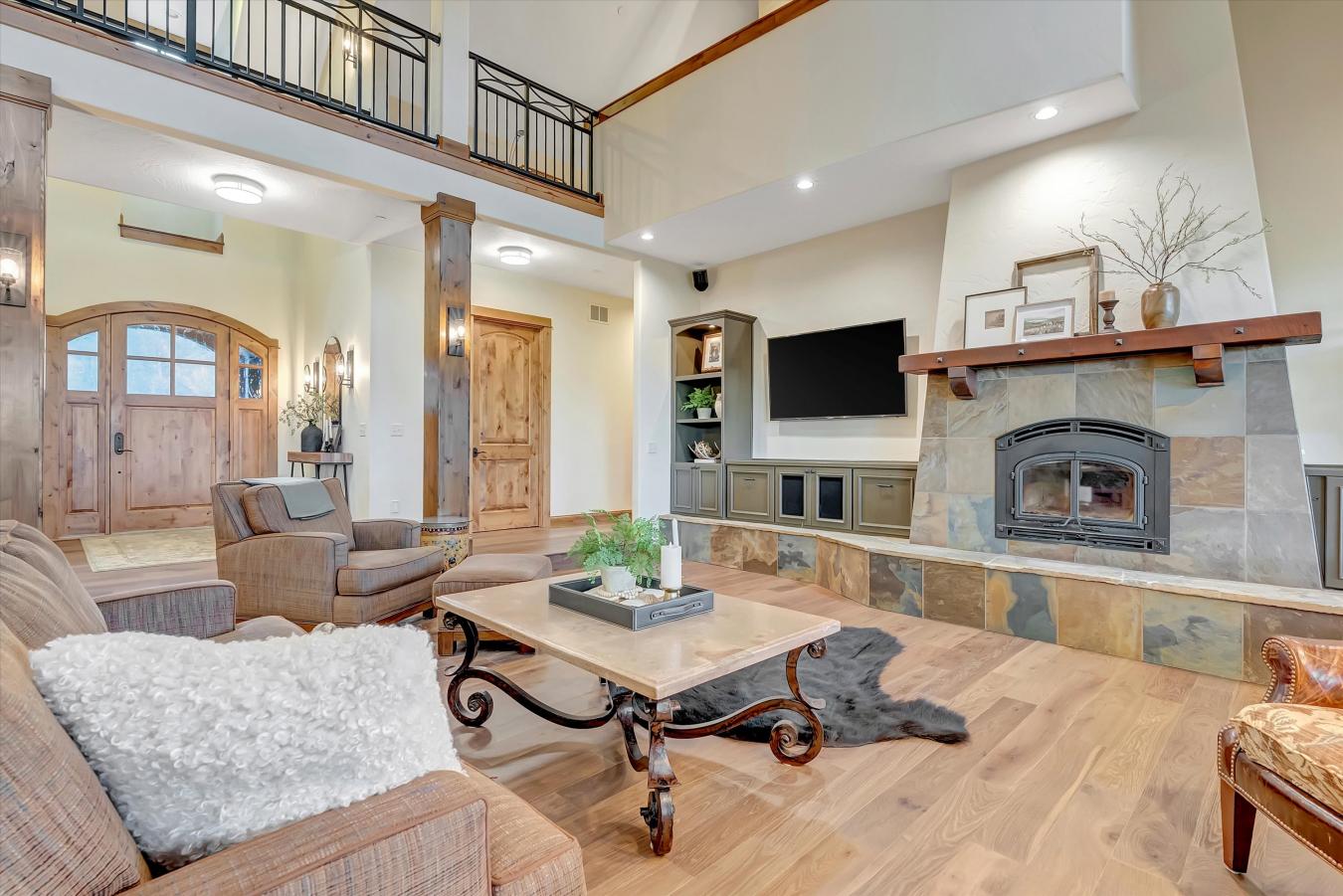 Missoula, Missoula, 59804, United States, 6 Bedrooms Bedrooms, ,5 BathroomsBathrooms,Residential,For Sale,1858483