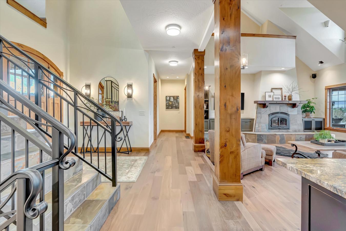 Missoula, Missoula, 59804, United States, 6 Bedrooms Bedrooms, ,5 BathroomsBathrooms,Residential,For Sale,1858483