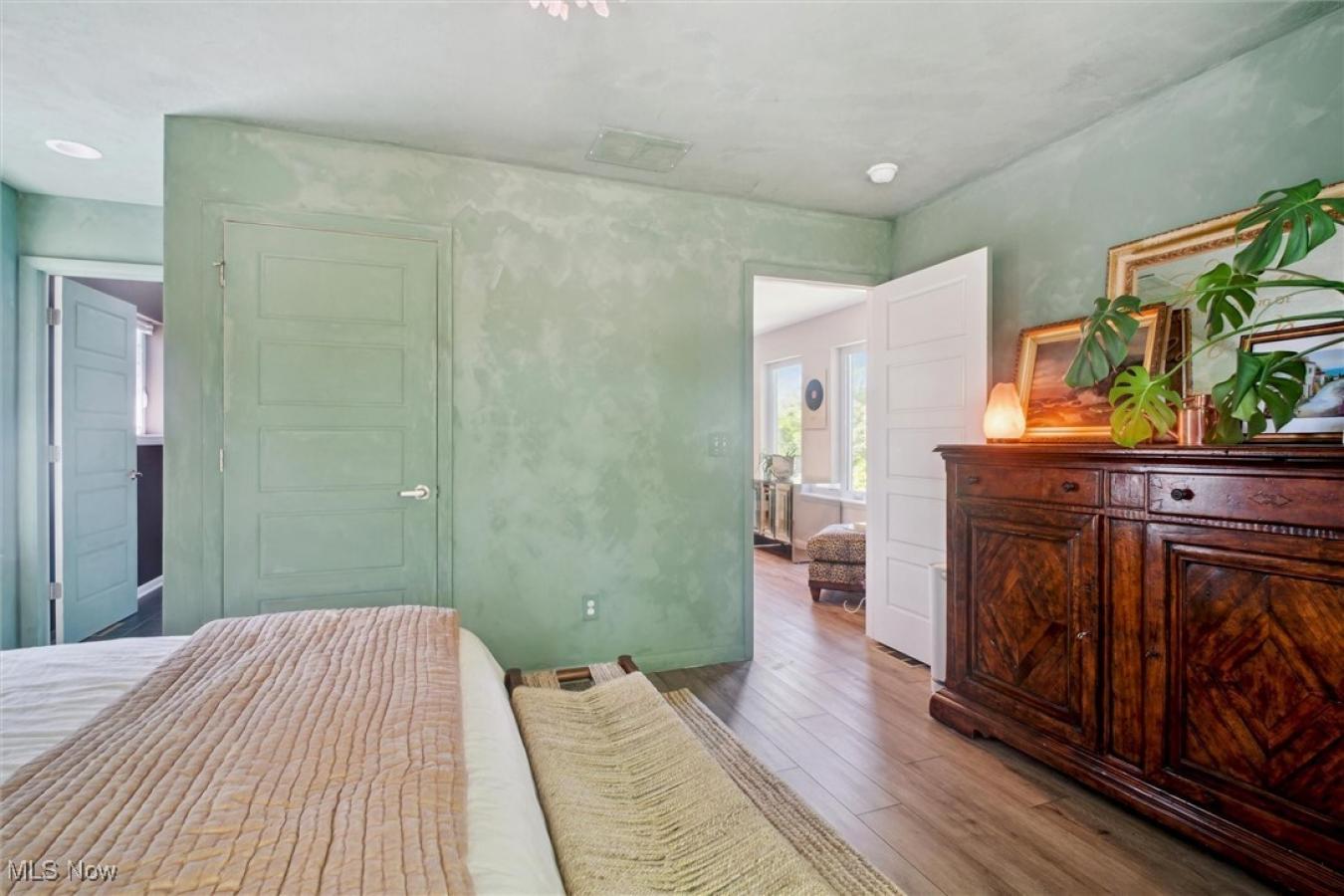 Cleveland, Ohio, 44102, United States, 3 Bedrooms Bedrooms, ,2 BathroomsBathrooms,Residential,For Sale,1858473