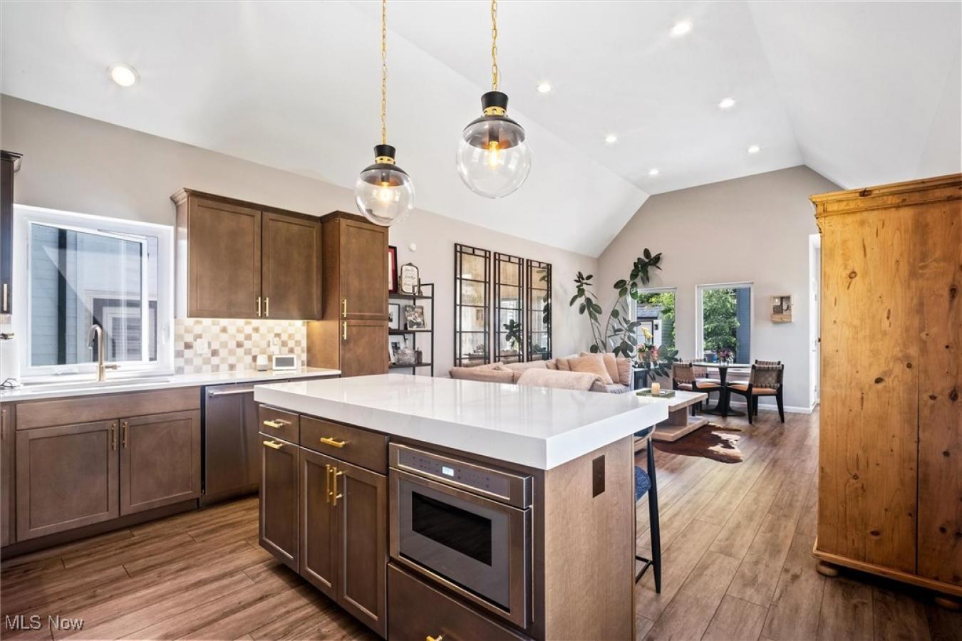 Cleveland, Ohio, 44102, United States, 3 Bedrooms Bedrooms, ,2 BathroomsBathrooms,Residential,For Sale,1858473