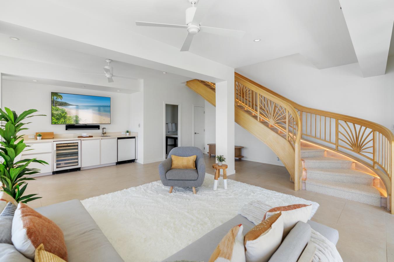 Honolulu, Hawaii, 96825, United States, 7 Bedrooms Bedrooms, ,6 BathroomsBathrooms,Residential,For Sale,1858470