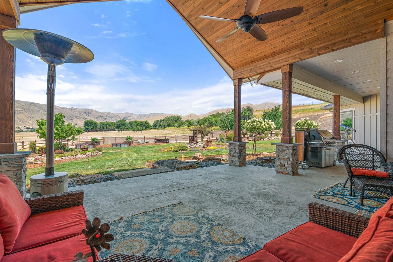 Horseshoe Bend, Idaho, 83629, United States, 3 Bedrooms Bedrooms, ,4 BathroomsBathrooms,Residential,For Sale,1858466