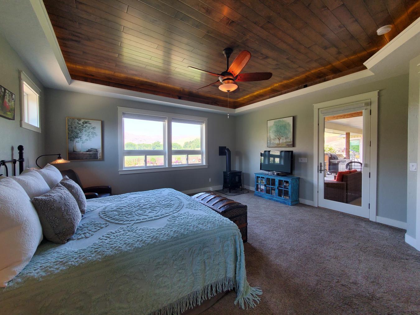 Horseshoe Bend, Idaho, 83629, United States, 3 Bedrooms Bedrooms, ,4 BathroomsBathrooms,Residential,For Sale,1858466