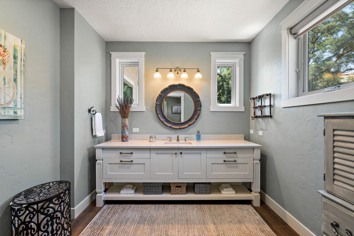 Horseshoe Bend, Idaho, 83629, United States, 3 Bedrooms Bedrooms, ,4 BathroomsBathrooms,Residential,For Sale,1858466