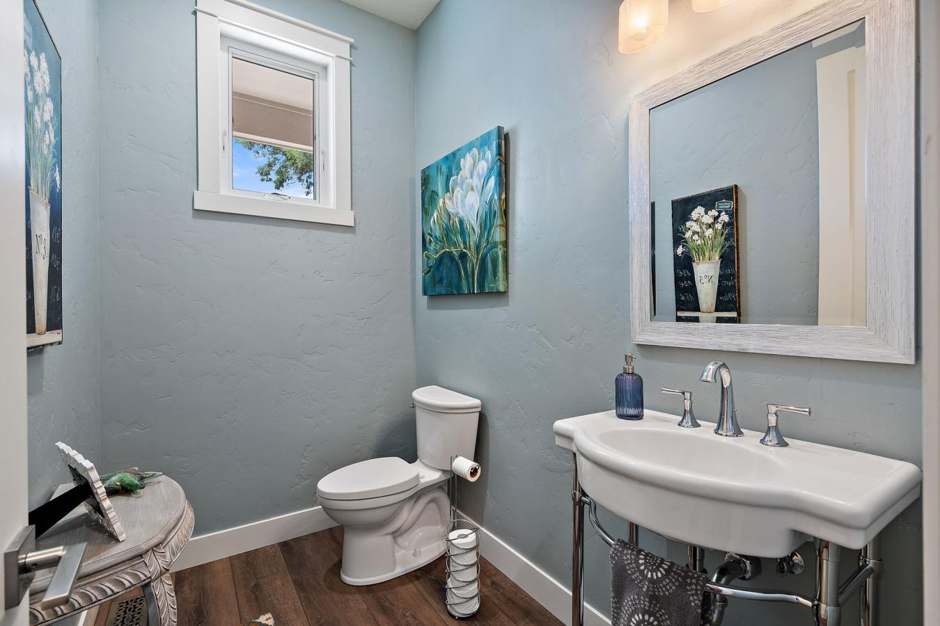 Horseshoe Bend, Idaho, 83629, United States, 3 Bedrooms Bedrooms, ,4 BathroomsBathrooms,Residential,For Sale,1858466