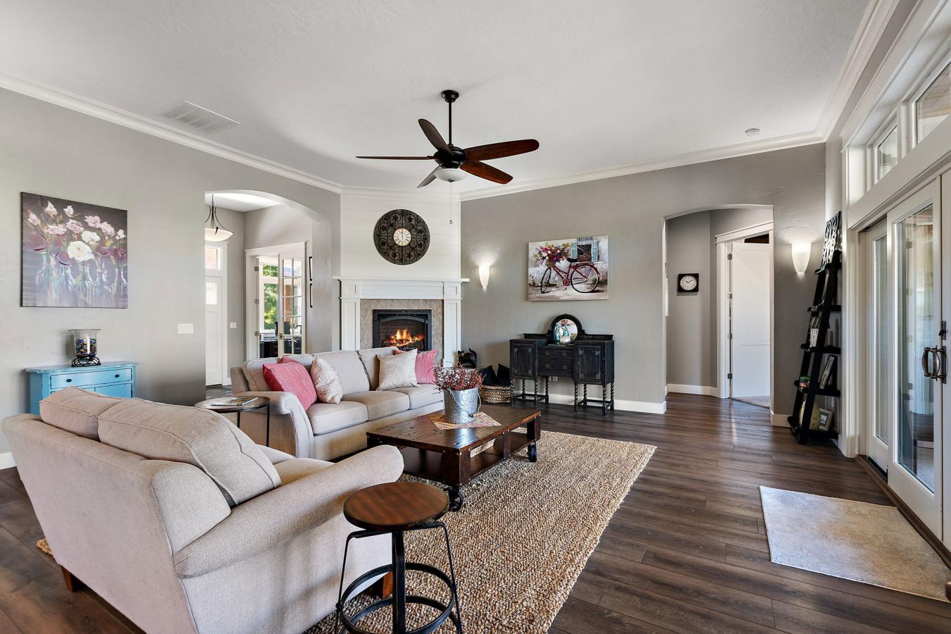 Horseshoe Bend, Idaho, 83629, United States, 3 Bedrooms Bedrooms, ,4 BathroomsBathrooms,Residential,For Sale,1858466