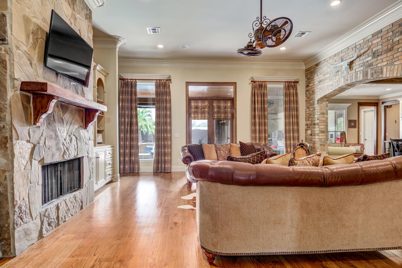 330 Le Violon Road, Lafayette, LA, 70506, United States, 3 Bedrooms Bedrooms, ,4 BathroomsBathrooms,Residential,For Sale,330 Le Violon Road,1107710